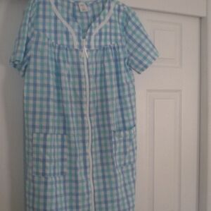 Women's Croft & Barrow Gingham Woven Zip Robe Blue WhiteSeersucker Medium New